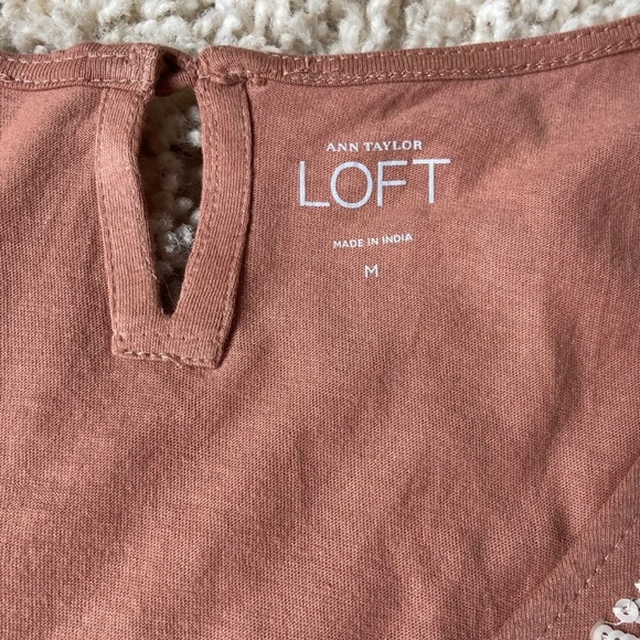Beautiful Ann Taylor Loft Shirt - Picture 2 of 3